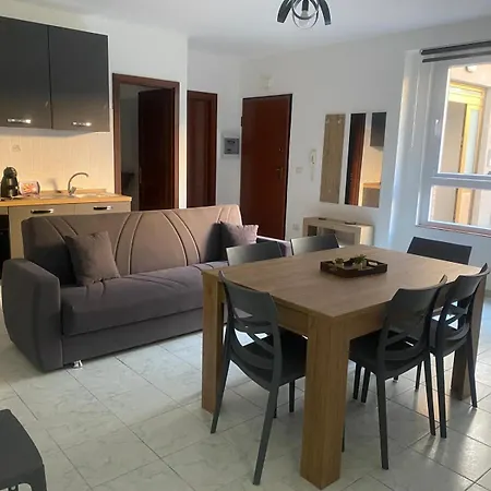 Marecamere Apartment *