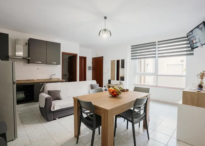 Apartament Marecamere